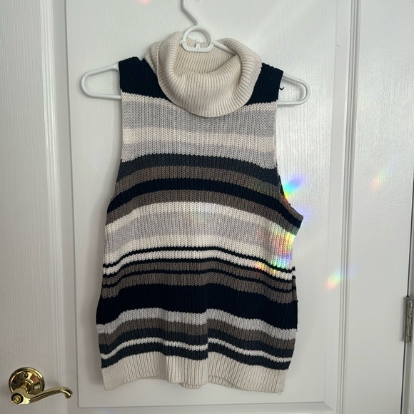 Sleeveless Sweater | Abercrombie & Fitch | Size S - Picture 2 of 4